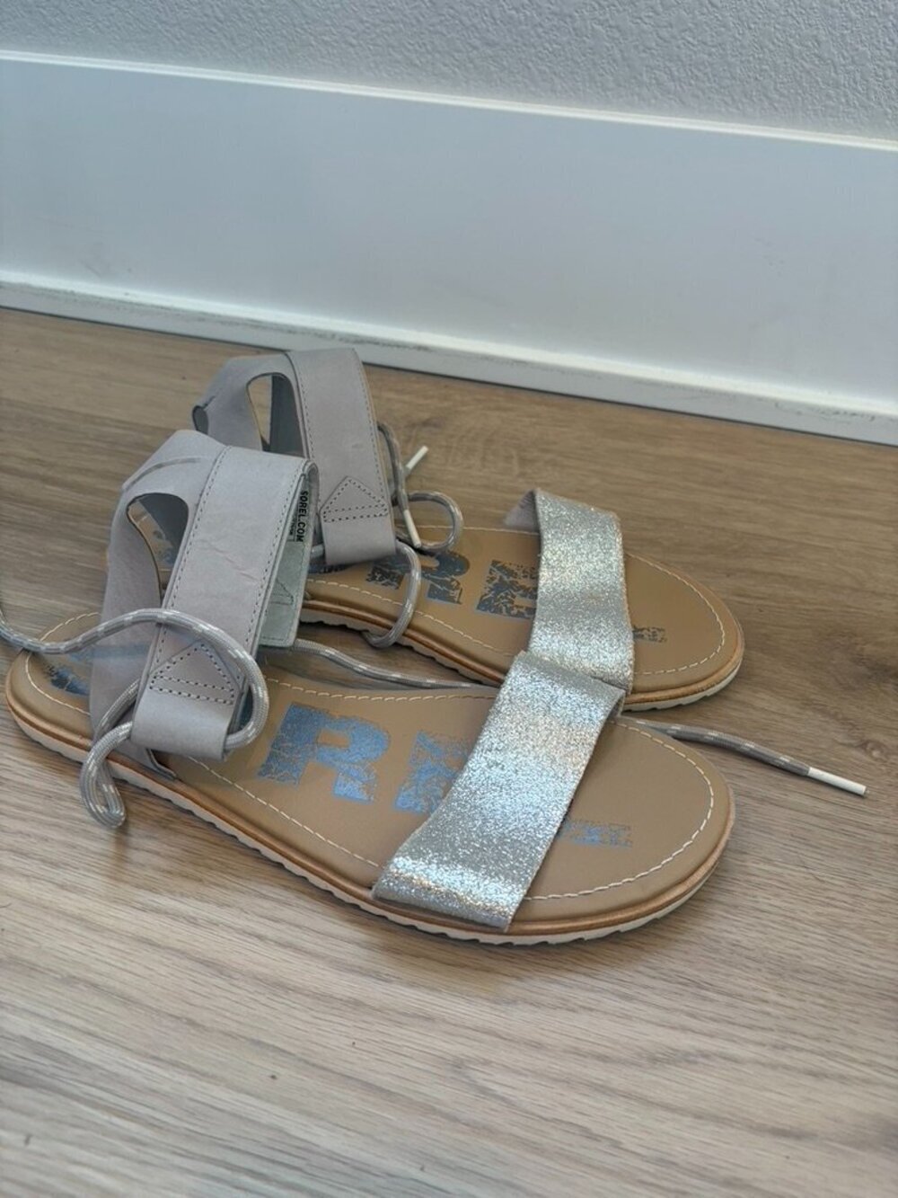 Sorel Ella Women's 9 Silver Gray Lace Up Sandals Ankle Tie